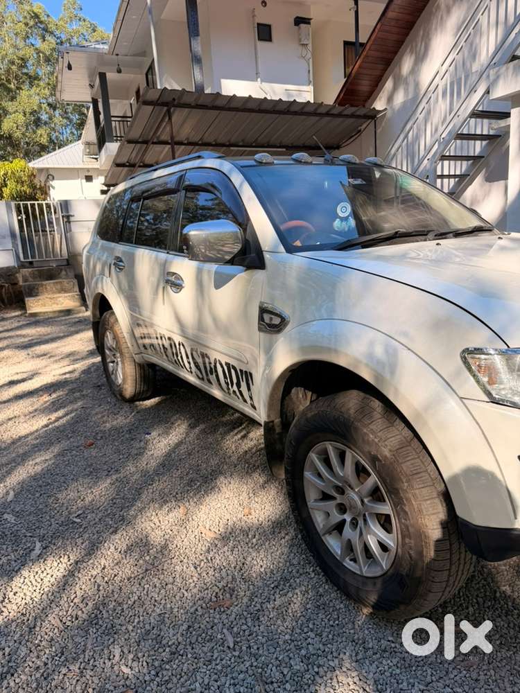 Mitsubishi Pajero Sport 2012