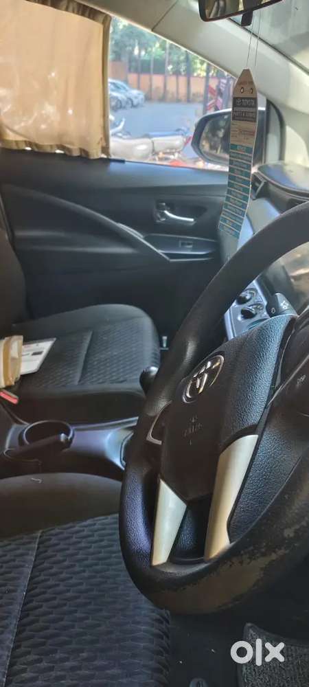 Innova Crysta 2.4 G Manual Diesel