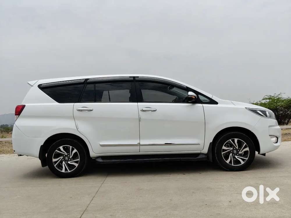 Toyota Innova Crysta Diesel 2025