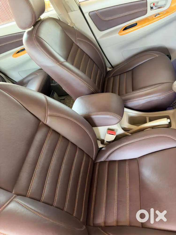 Toyota Innova V 2010 Diesel 137000 Km Driven