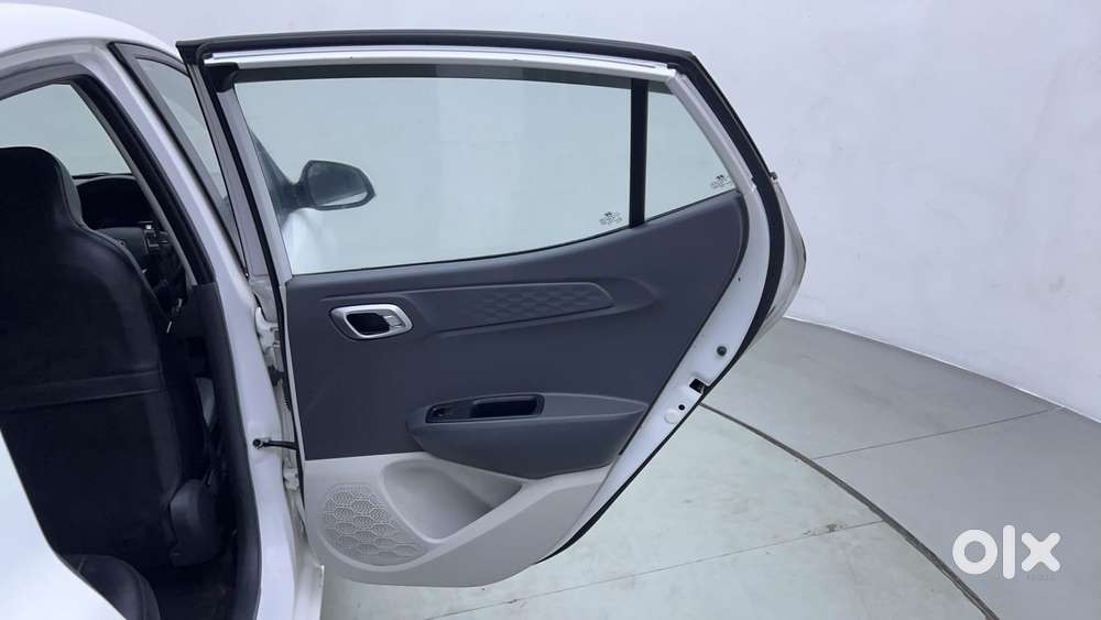 Hyundai Aura 1.2 Sx Cng, 2023, Cng & Hybrids
