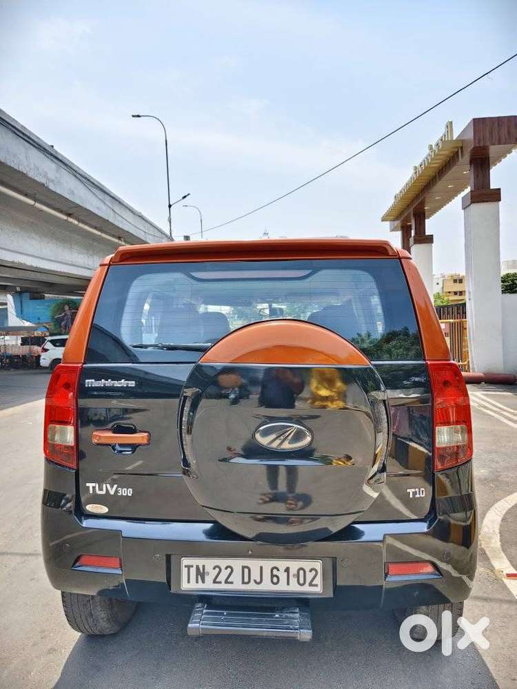 Mahindra Tuv 300 T10 Amt Dual Tone, 2017, Diesel