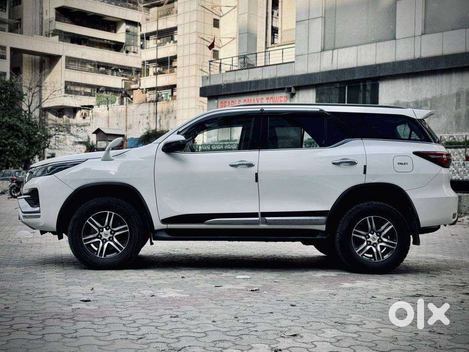 Toyota Fortuner 4x2 At 2.7 Petrol, 2022, Petrol