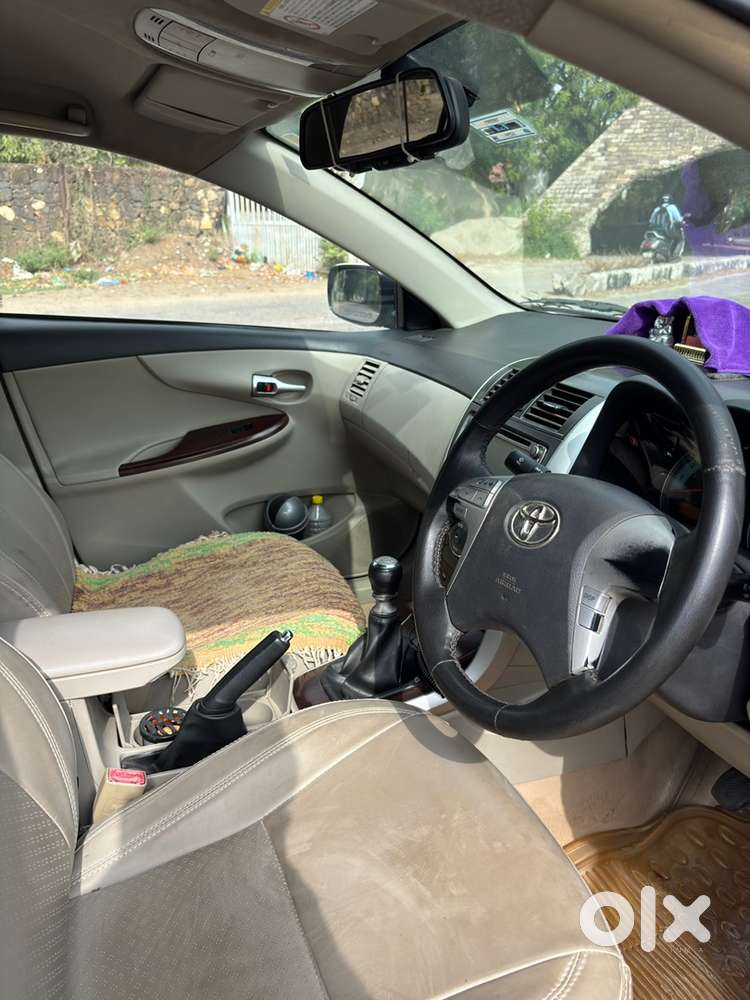 Toyota Corolla Altis 2012