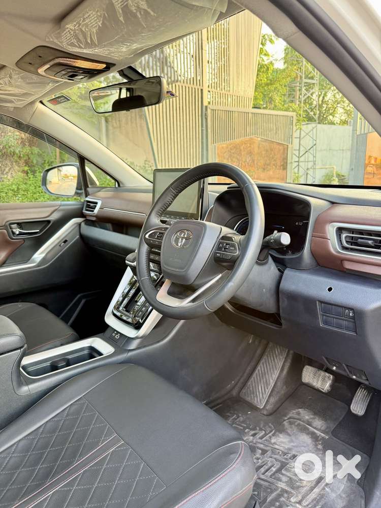 Toyota Innova Hycross 2.0 Vx (o) Hybrid 7 Str, 2024, Petrol