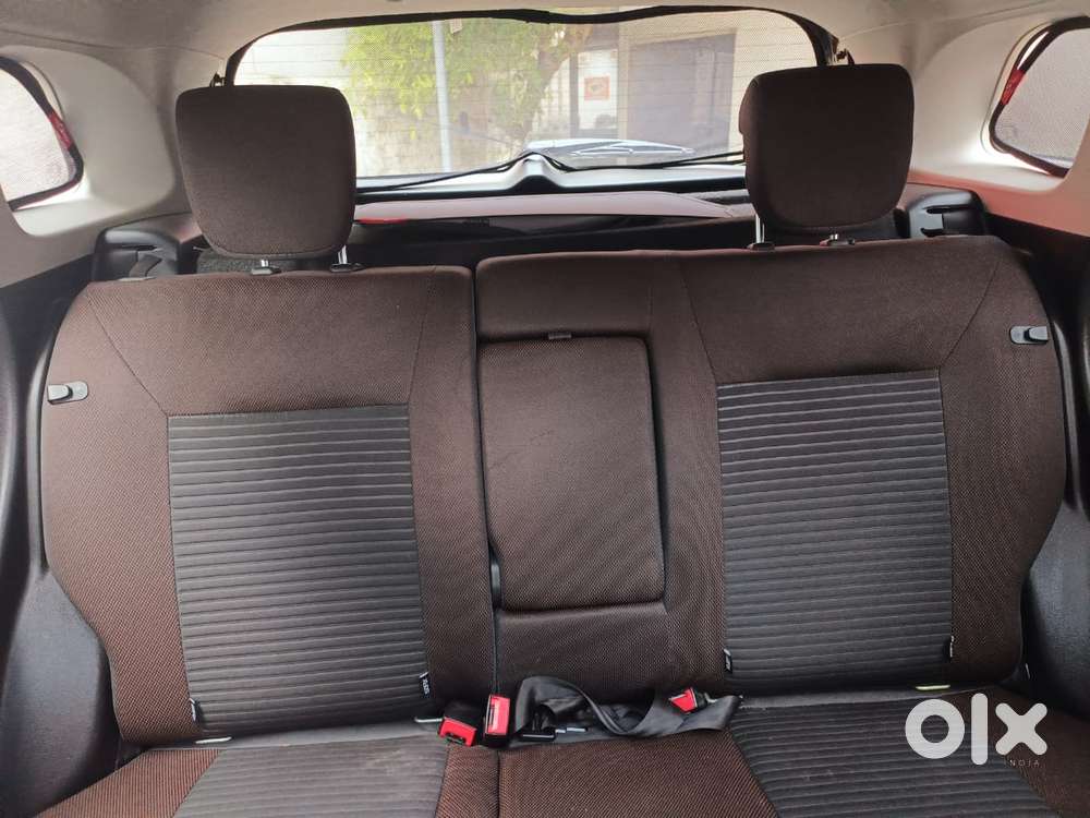 Maruti Suzuki Brezza 1.5 Zxi At Smart Hybrid, 2023, Petrol