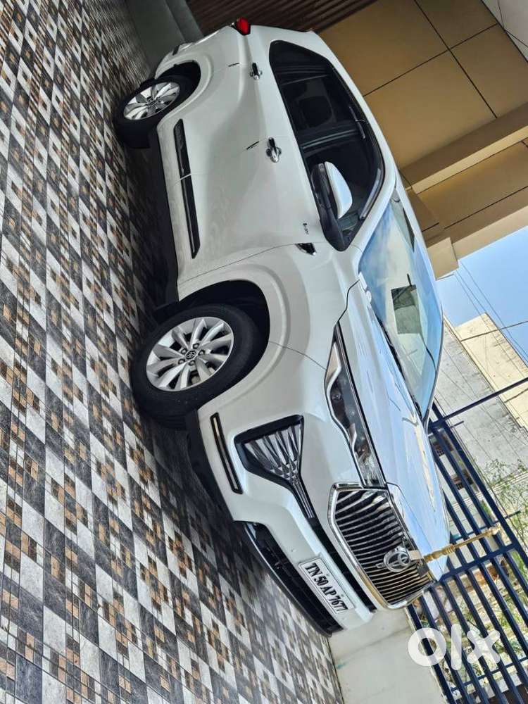 Toyota Innova Hycross 2.0 Vx (o) Hybrid 8 Str, 2025, Petrol