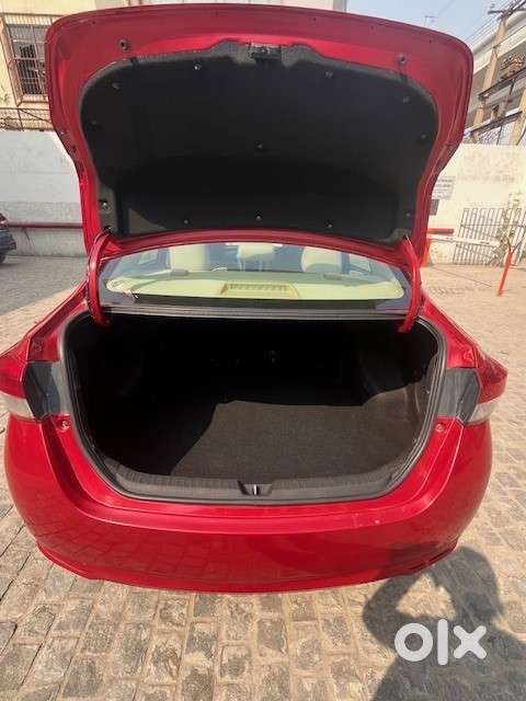 Toyota Yaris J Cvt, 2018, Petrol