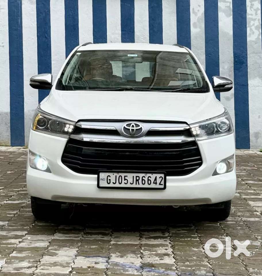 Toyota Innova Crysta 2.8 Zx At 7 Seater, 2016, Diesel