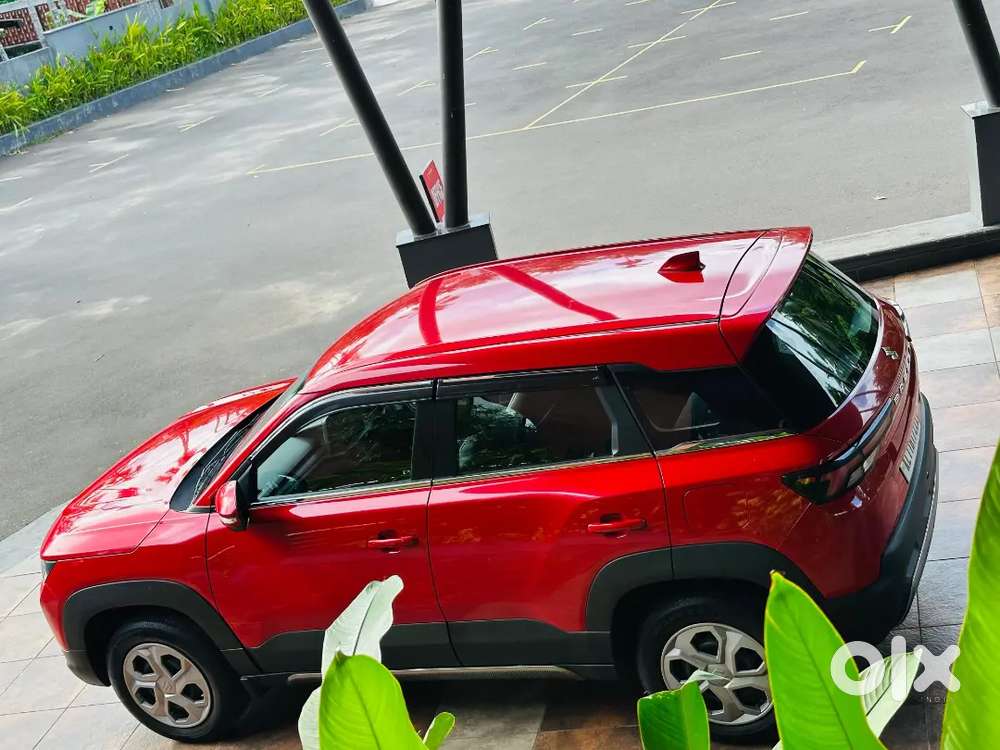 2023 Brezza Single Owner Petrol &  Company Fitted Cng 10484 Km