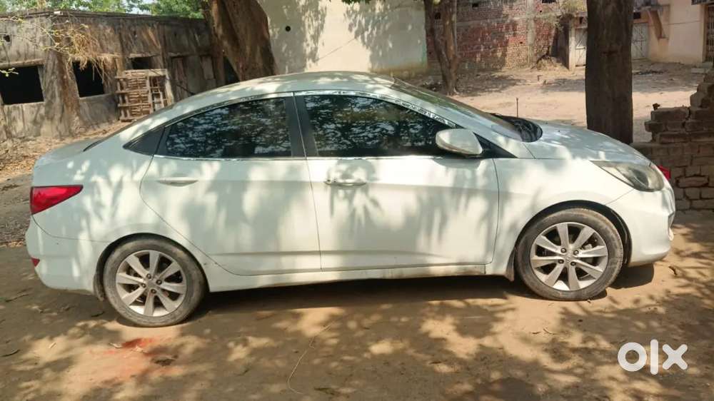 Hyundai Verna 2012 Petrol 75400 Km Driven