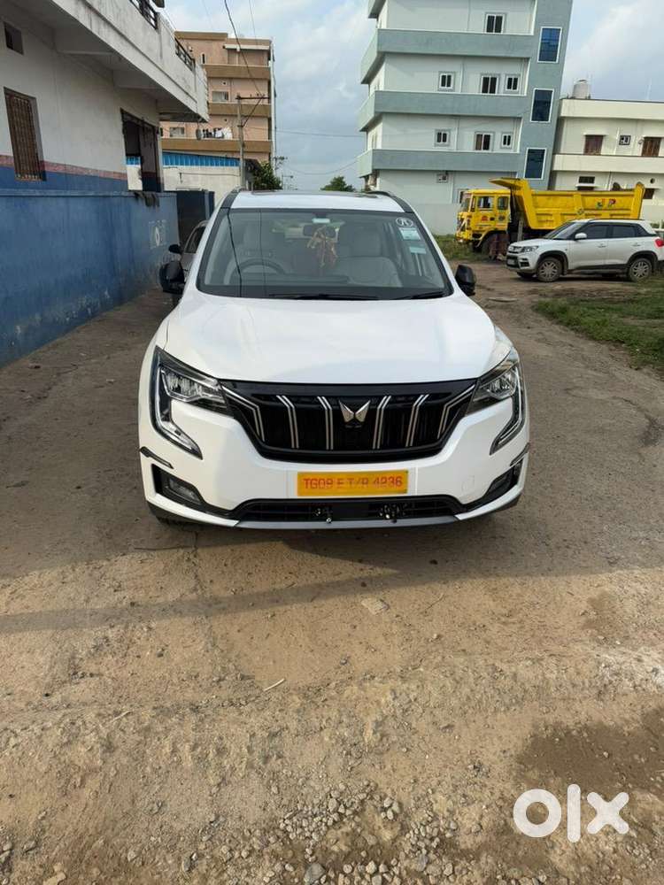 Mahindra Xuv700 Like Showroom