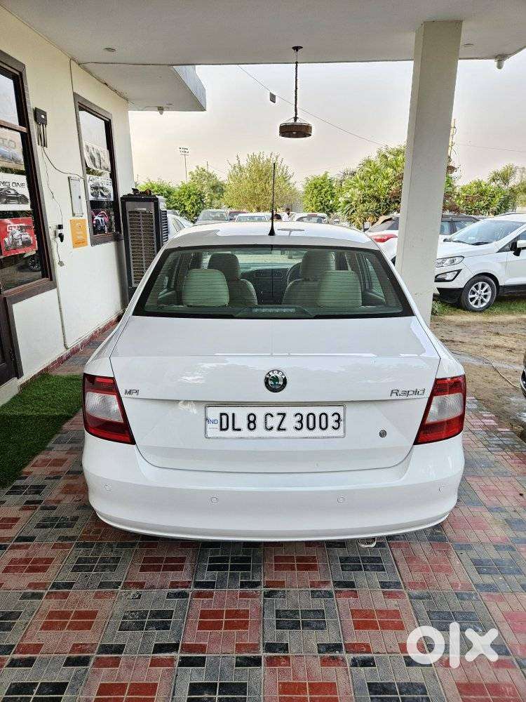 Skoda Rapid 1.6 Mpi At Elegance, 2013, Petrol