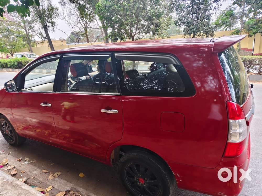 Toyota Innova V Top End Model Well Maintained