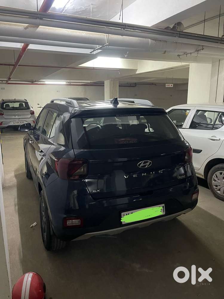 Hyundai Venue 2020 Petrol Well Maintained