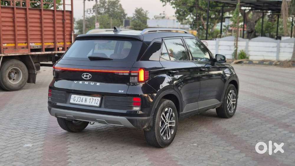 Hyundai Venue Sx Mt, 2023, Diesel