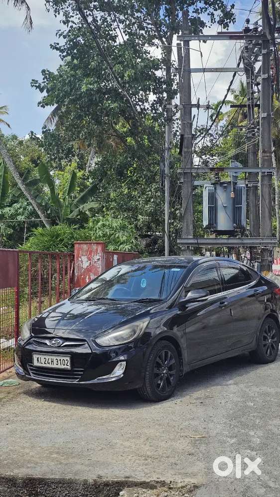 Verna Fluidic 1.6 Sx Thunder Black