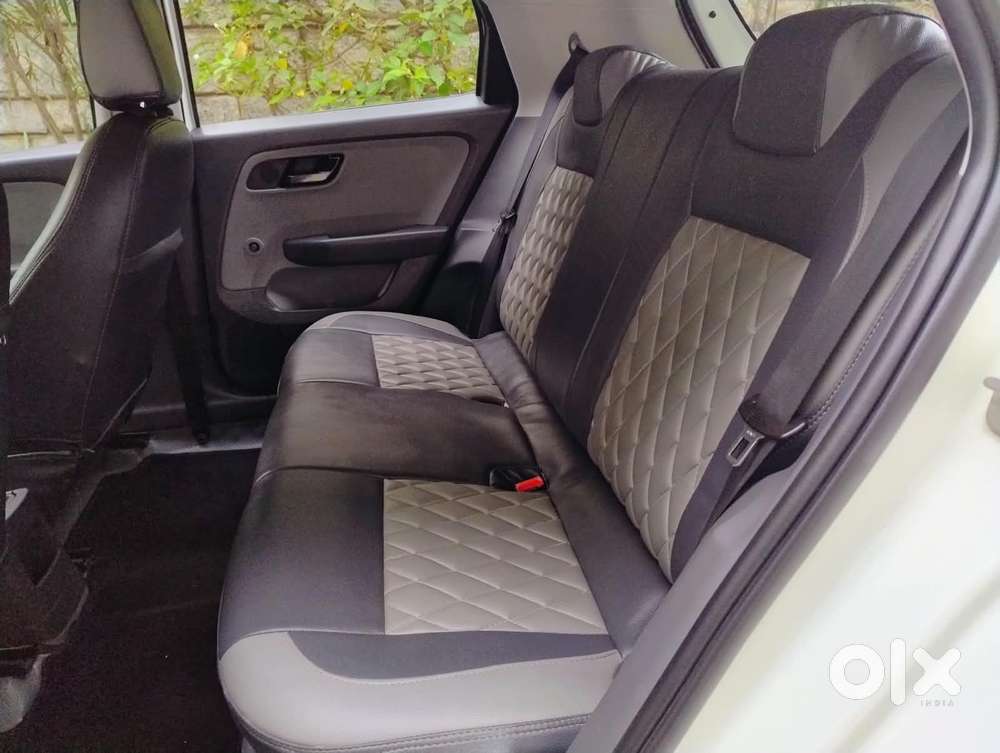 Tata Altroz 1.2 Xe, 2021, Petrol