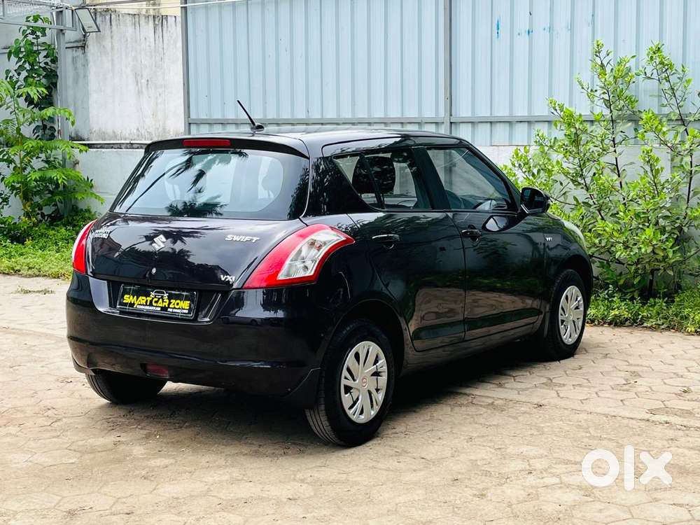 Maruti Suzuki Swift Vxi + Manual, 2017, Petrol