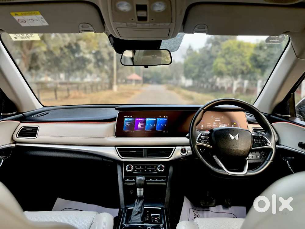 Mahindra Xuv700 Ax7l Awd( 4x4 )  Full Top End Model Pb Regd Car