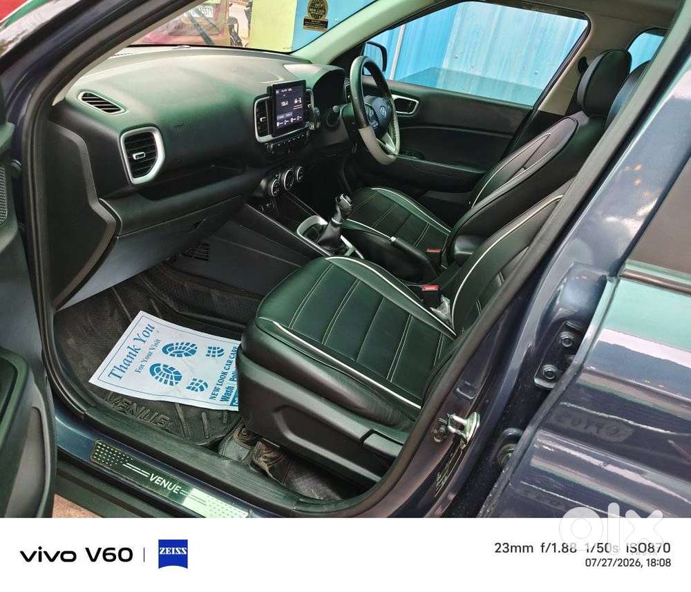 Hyundai Venue Sx (o) Mt 1.5 Diesel Dual Tone, 2021, Diesel