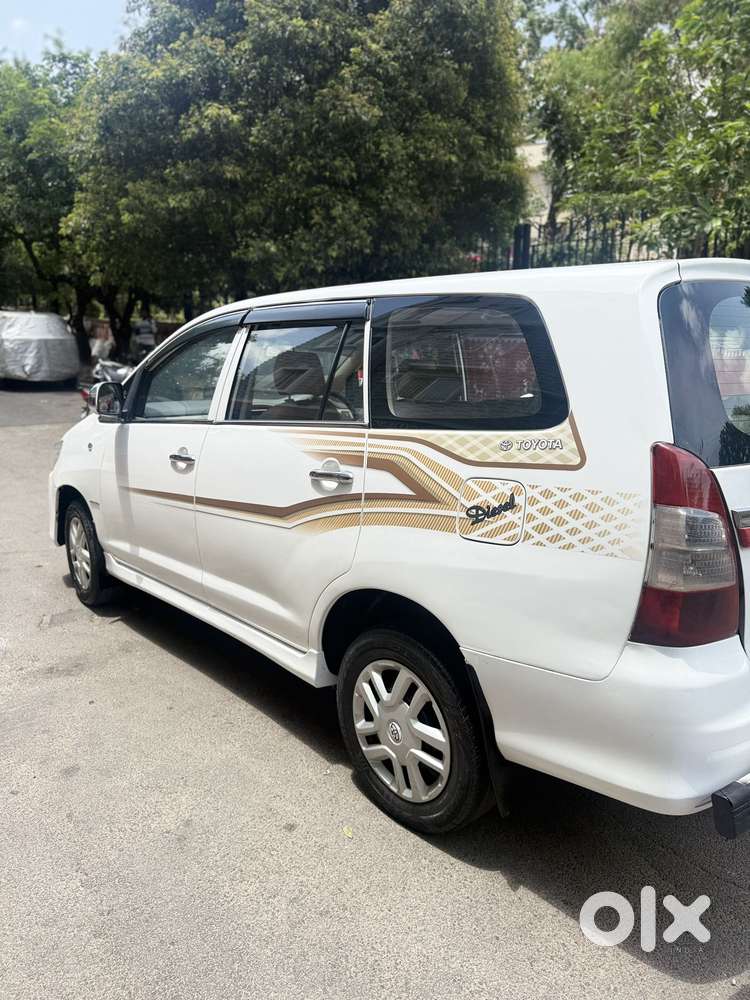 Toyota Innova 2.5 G (diesel) 8 Seater, 2013, Diesel