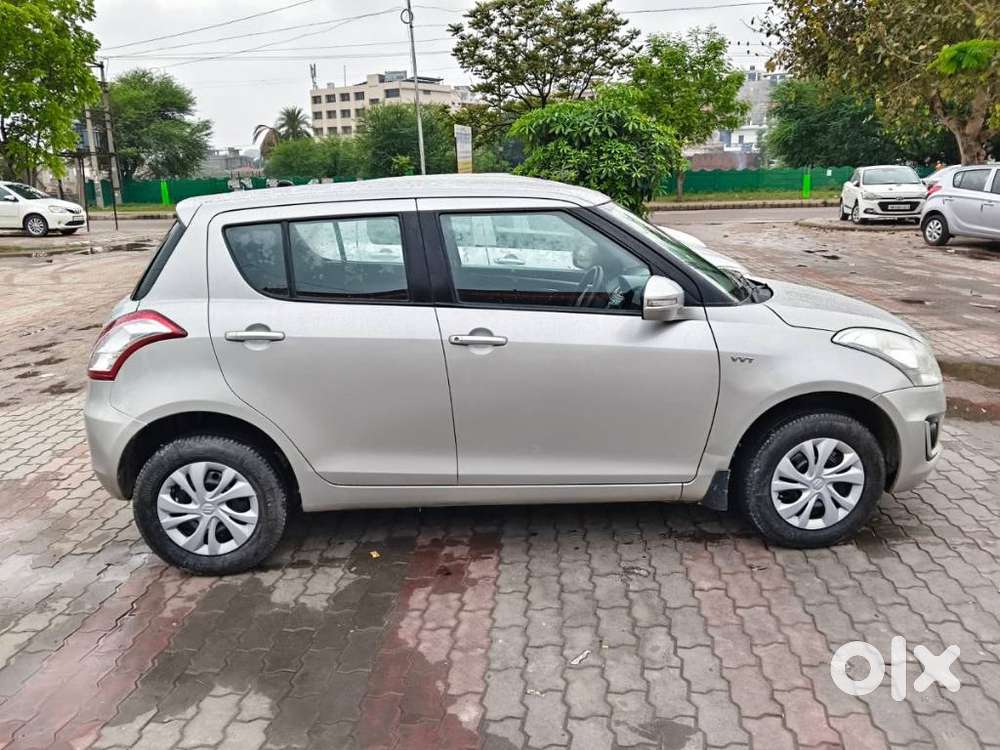 Maruti Suzuki Swift Vxi + Manual, 2015, Petrol