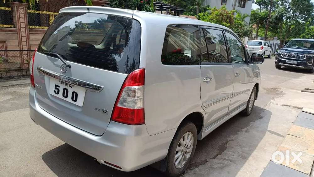 Toyota Innova 2012