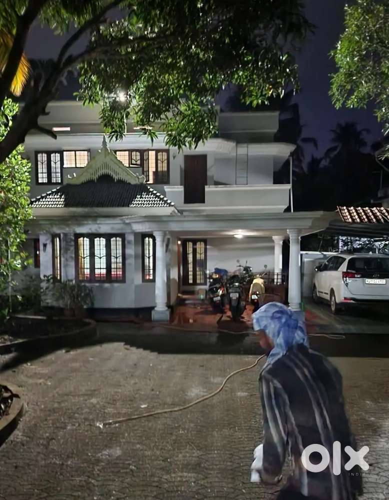 Spacious 13 Cent, 4 Bedroom House for Sale/Exchange in Vypeen, EKD