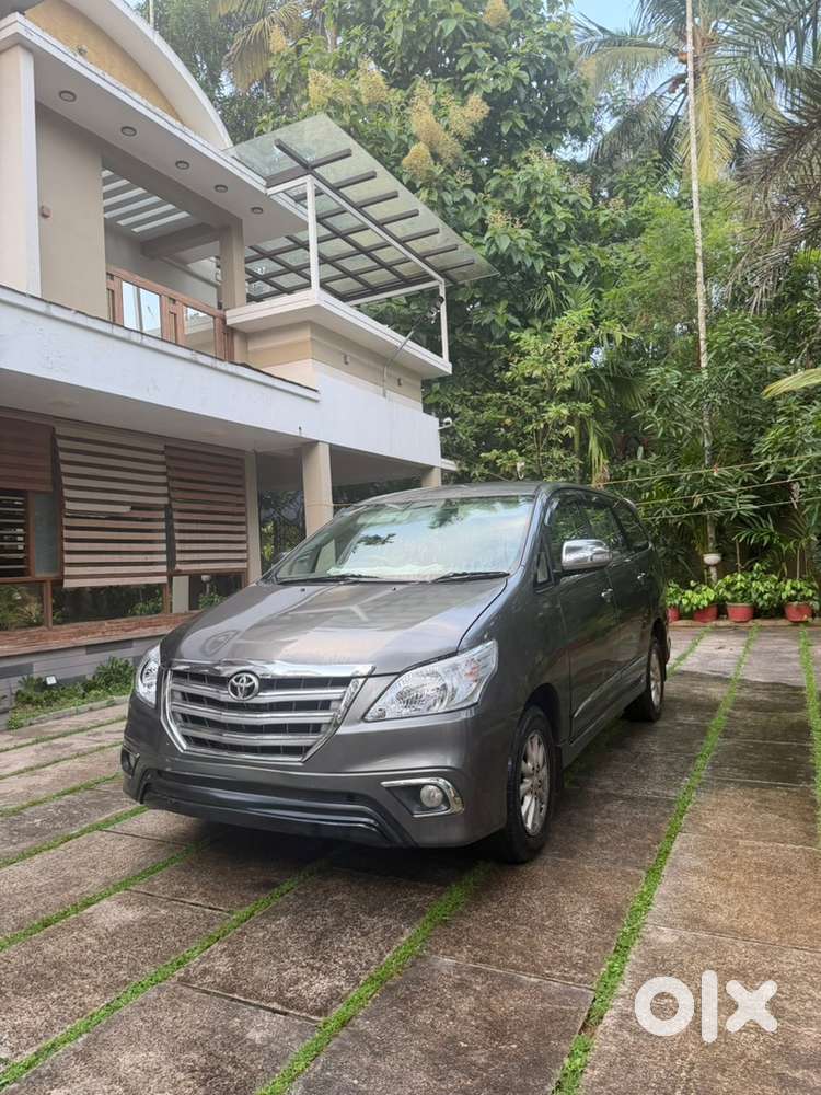 Toyota Innova 2013 V Option -well Maintained Family Car Family Car