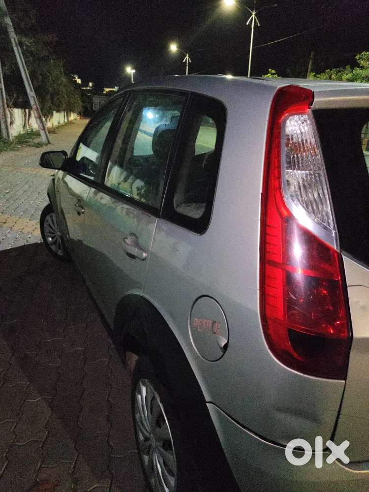 Ford Figo Petrol Zxi 2010