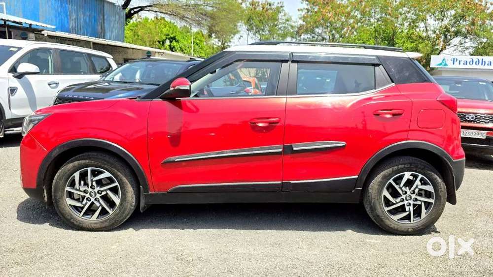Mahindra Xuv300 1.2 W8 (o) Amt Petrol, 2022, Petrol