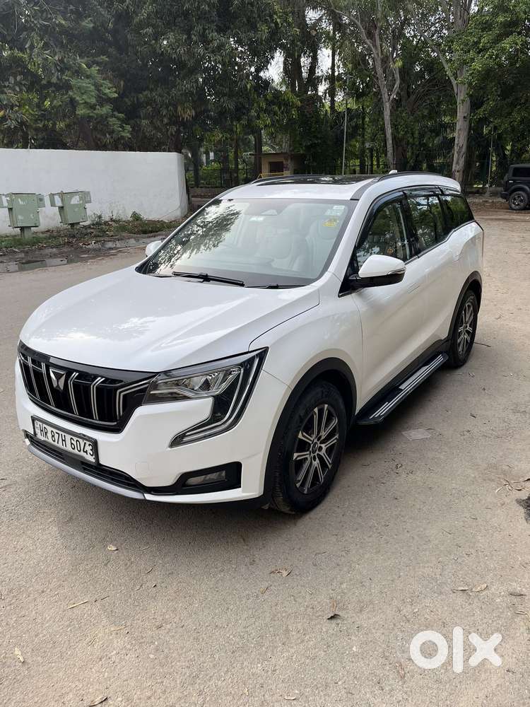Mahindra Xuv700 2.0 Ax 7 Petrol Mt Str, 2022, Petrol