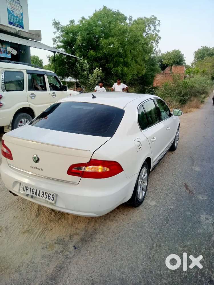 Skoda Superb 2010 Diesel 105000 Km Driven