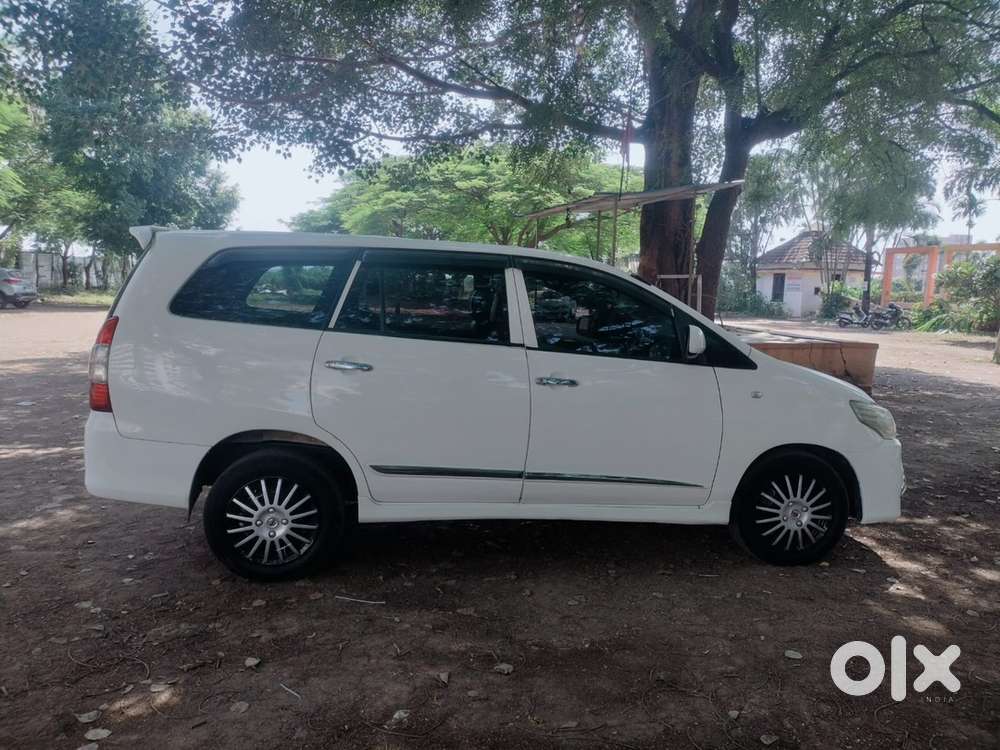 Toyota Innova 2015 Diesel Well Maintained