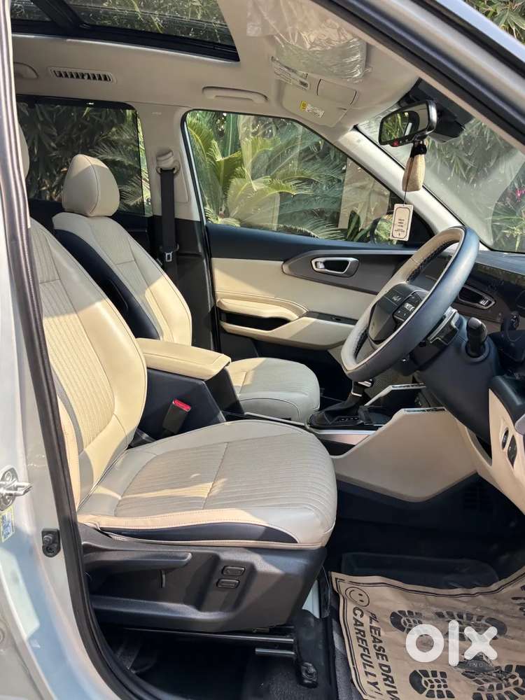 Kia Carens Clavis, 2025, Petrol