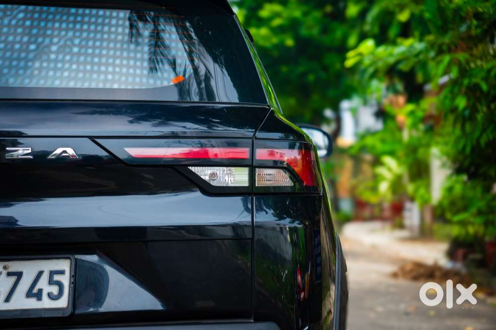 Maruti Suzuki Brezza 1.5 Zxi Plus Smart Hybrid, 2023, Petrol