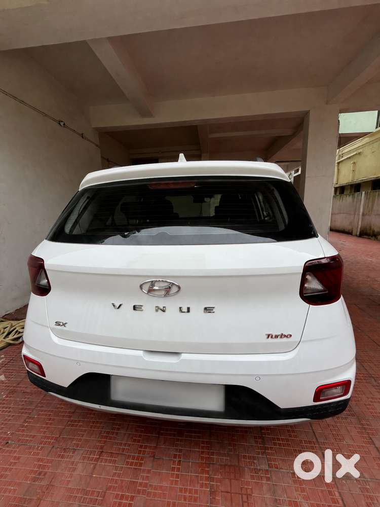 Single Owner_hyundai Venue Sx 1.0 Turbo Petrol Manual_dec21_31,000km