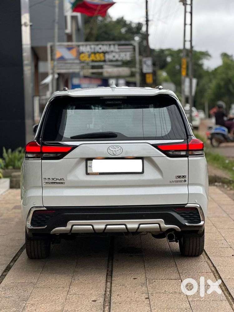 Toyota Innova Hycross 2.0 Vx (o) Hybrid 7 Str, 2024, Petrol