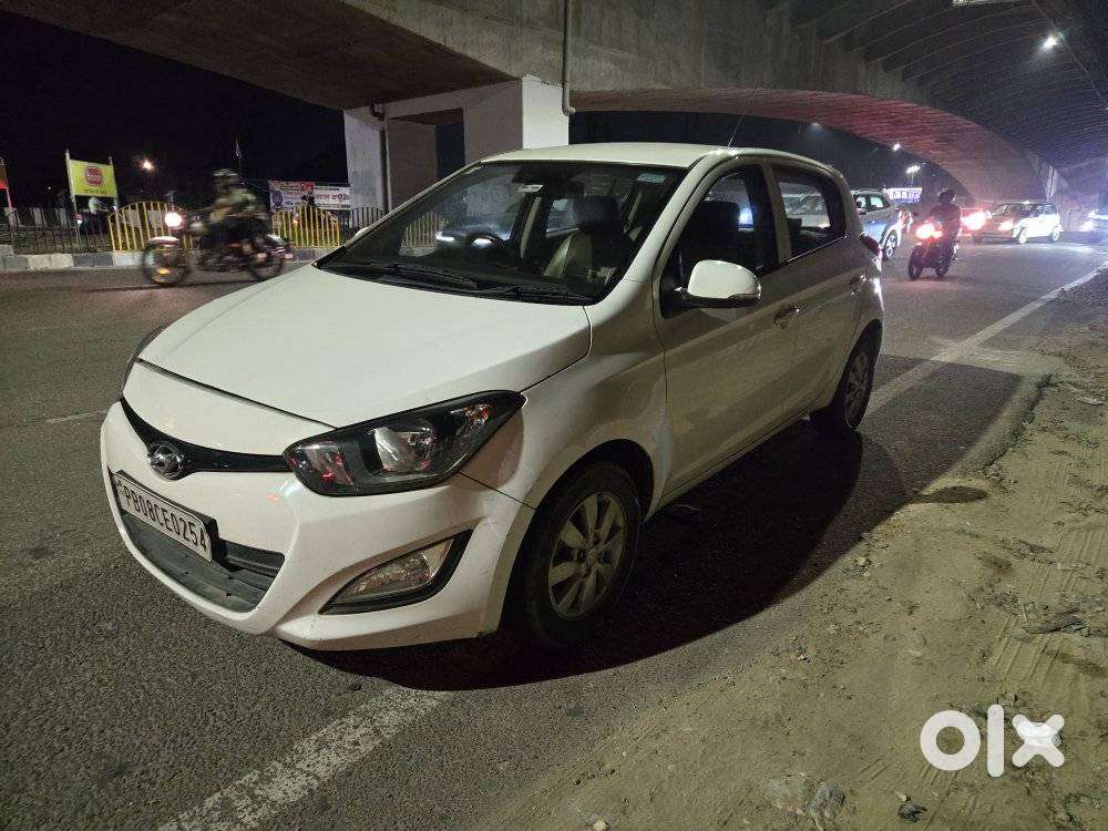 Hyundai I20 Sportz At 1.4, 2012, Petrol