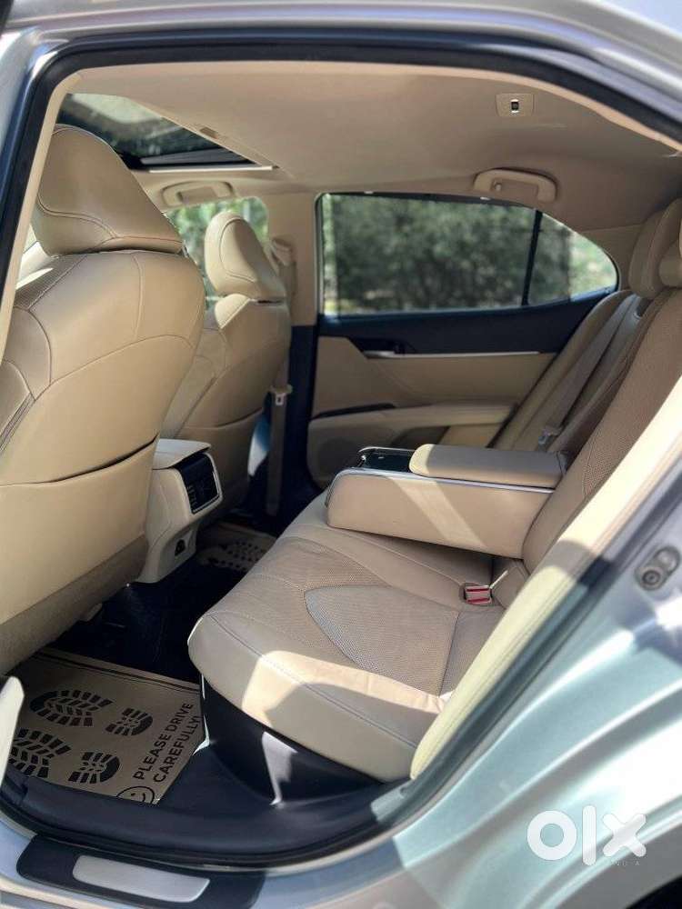 Toyota Camry Hybrid, 2022, Cng & Hybrids