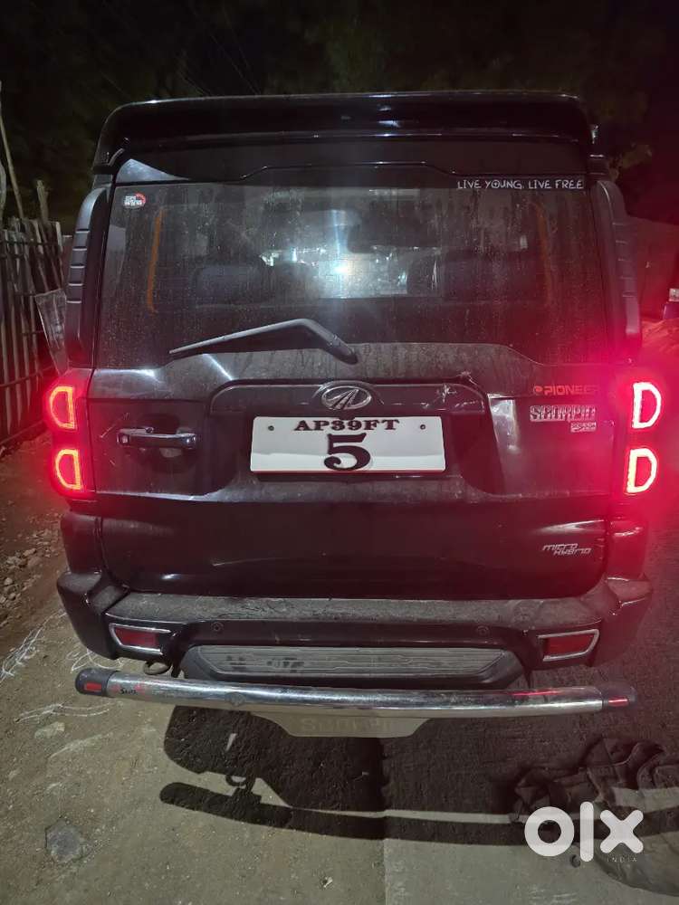 Mahindra Scorpio S11 Classic 2020 Diesel 180000 Km Driven