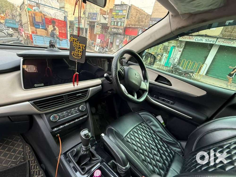 Mahindra Xuv700  Well Maintained  Less Driven  Single Owner