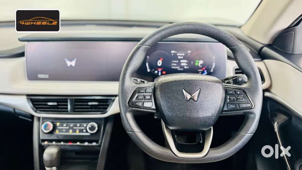 Mahindra Xuv700 2.2 Ax 5 Diesel At 7 Str, 2024, Diesel