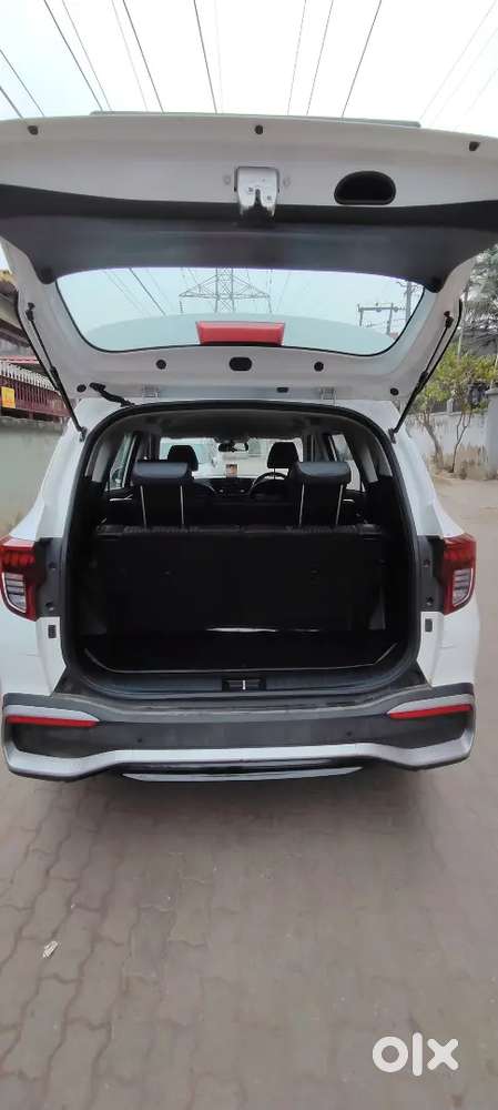 Kia Carens September 2023 Petrol 19000 Km Driven