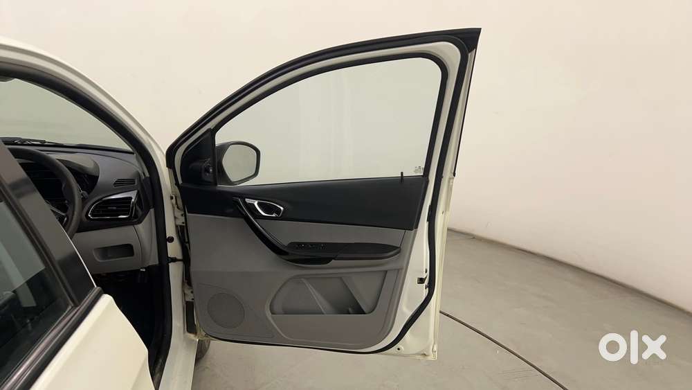 Tata Tiago 1.2 Revotron Xz Plus, 2020, Petrol