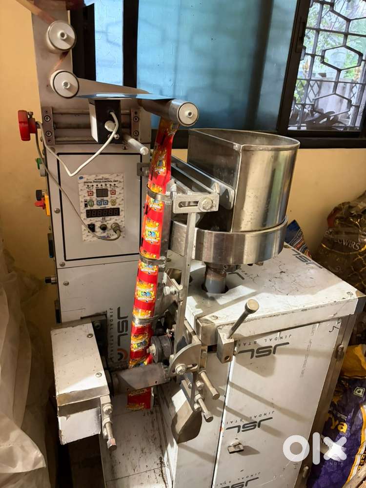 Pouch packing machine