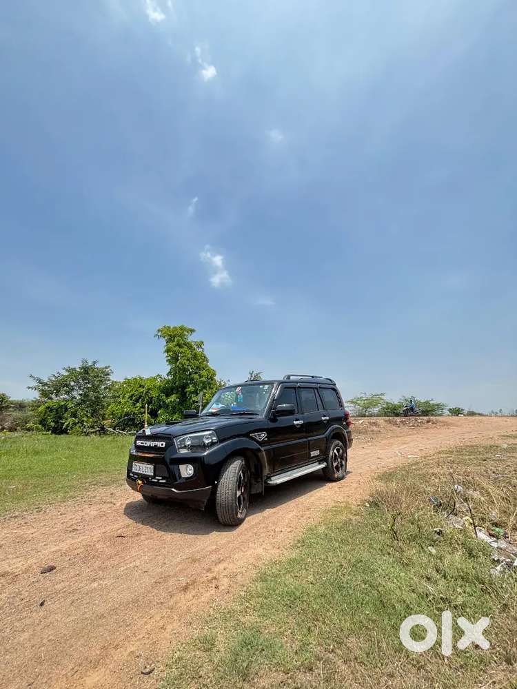 Showroom Track Well Mentained