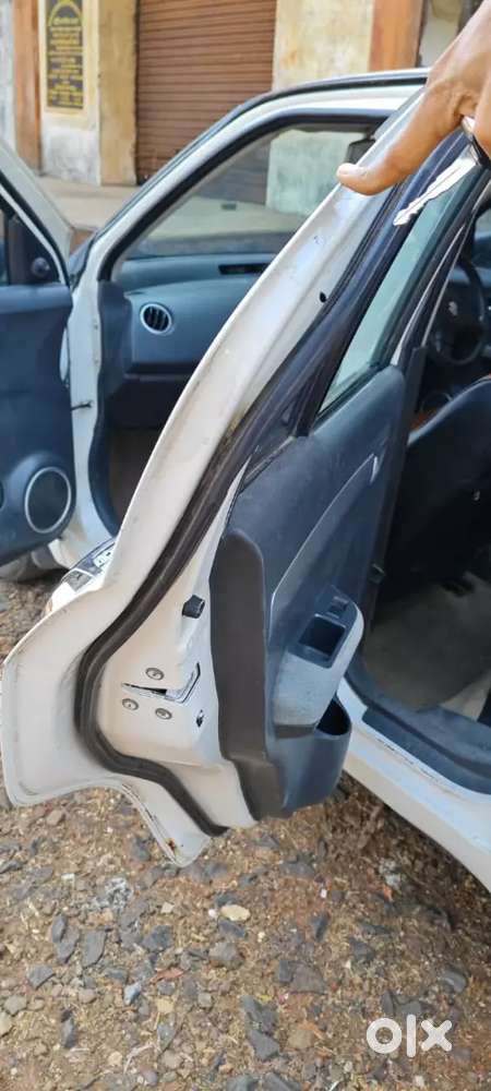 Maruti Suzuki Swift Dzire 2010