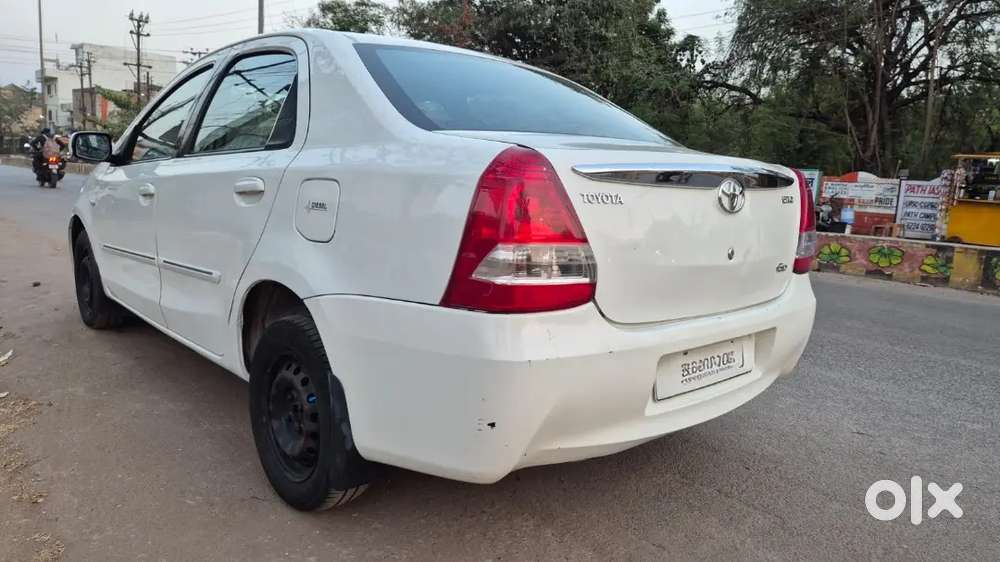 Toyota Etios 2012 Diesel 80000 Km Driven